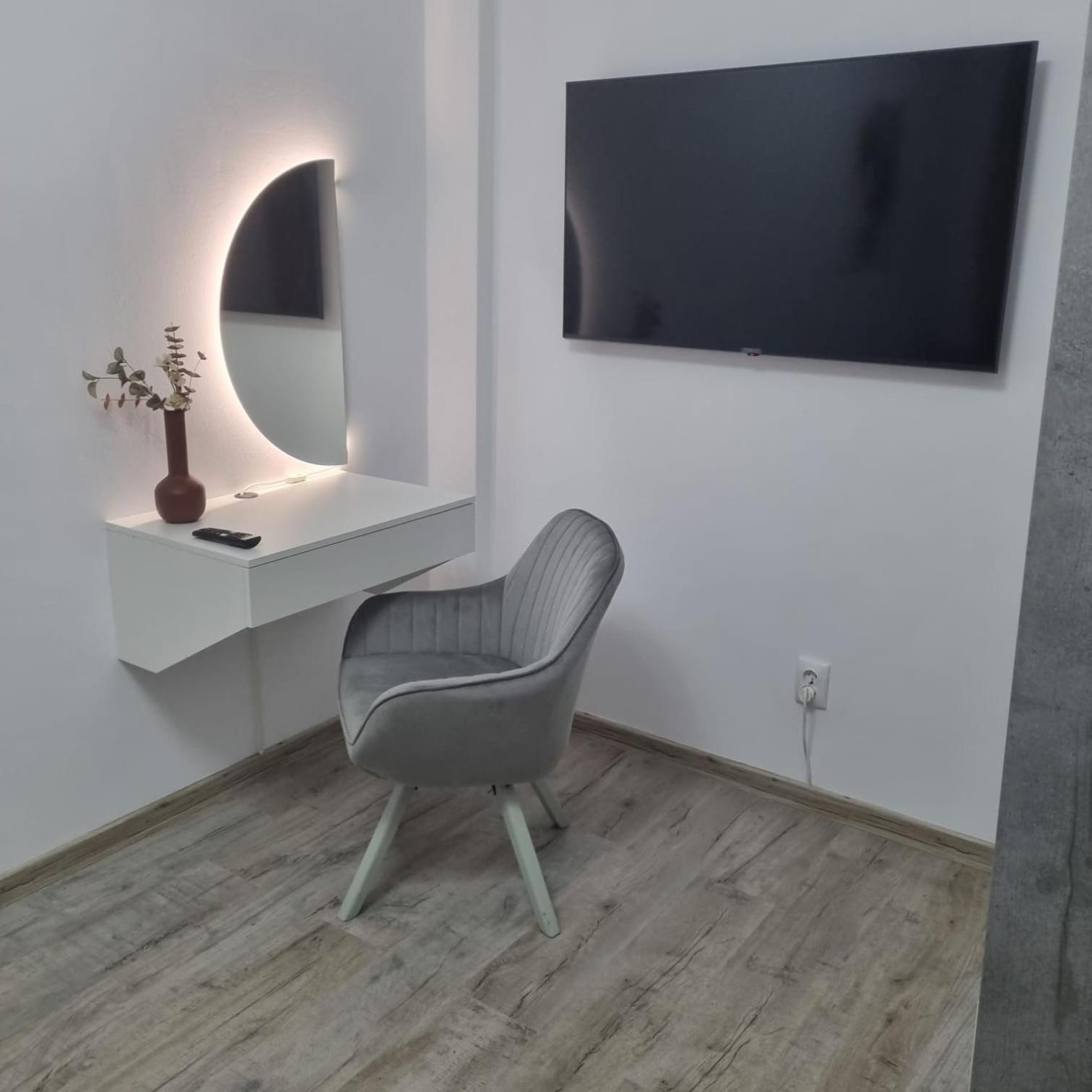 Central View Apartment Deva Esterno foto
